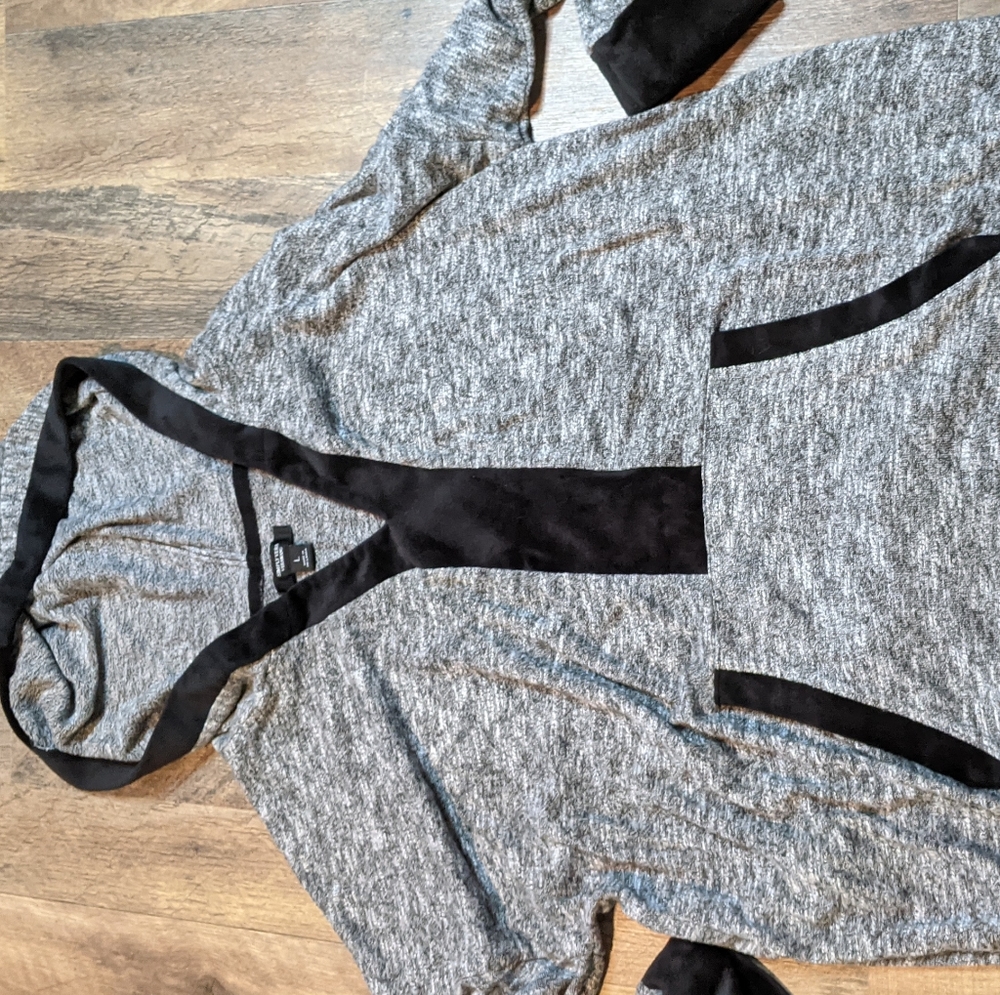Simply Vera Wang women's hoodie size large